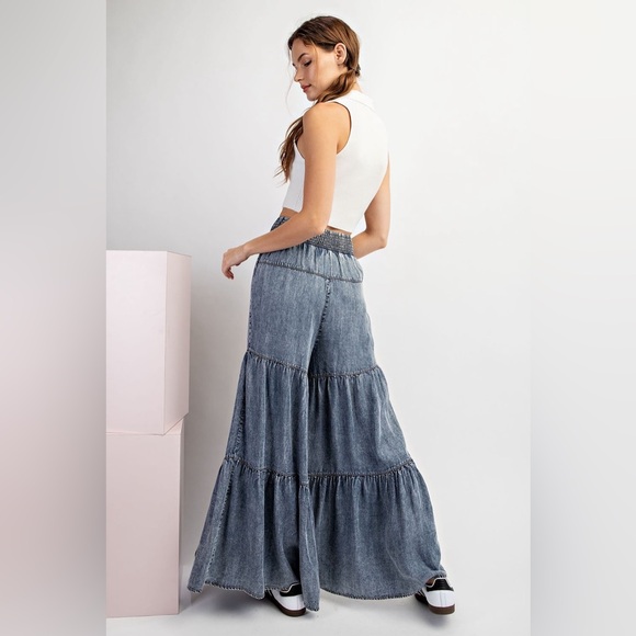Snow Washed Denim Tiered Wide Leg Palazzo Pants - eesome - Picture 4 of 7